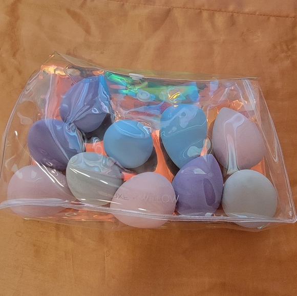 Luxe & Willow Other - NEW Luxe & Willow 10 Blending Sponges + Cosmetic Bag MOONLIGHT
